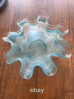 Vase en verre d'art de Murano en forme de mouchoir bleu et blanc moderne