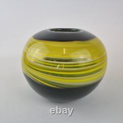 Vase en verre d'art de studio avec décoration tourbillon par Hayley Glass Designs 13,5 cm