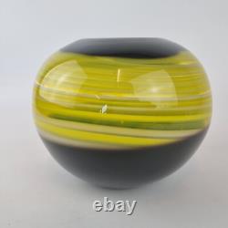 Vase en verre d'art de studio avec décoration tourbillon par Hayley Glass Designs 13,5 cm