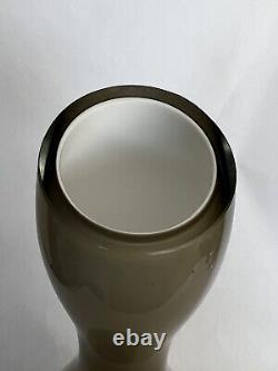 Vase en verre d'art fumé gris, double bulbe avec rebord incliné, 14 pouces de hauteur, en cas de couleur fumée.