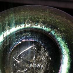 Vase en verre d'art iridescent soufflé à la main de John Barber, signé et daté 14.5