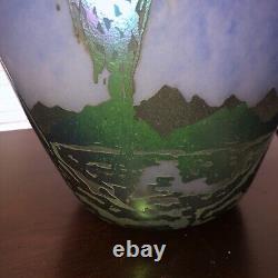 Vase en verre d'art iridescent soufflé à la main de John Barber, signé et daté 14.5