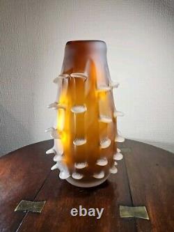 Vase en verre d'art italien vintage du milieu du siècle, satiné, corroso, tiré.