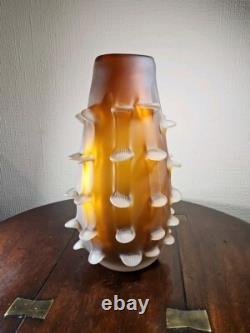 Vase en verre d'art italien vintage du milieu du siècle, satiné, corroso, tiré.