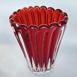 Vase en verre d'art lourd Murano Sommerso Seguso Flavio Poli en rouge rubis à nervures
