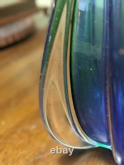 Vase en verre d'art lourd à motifs côtelés, fond poli, vert et bleu aqua, 10 pouces.