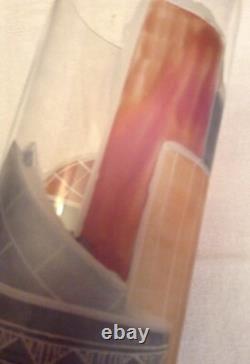 Vase en verre d'art moderniste signé A. Tabar, émaillé coupé, or, rouge, gris, inhabituel