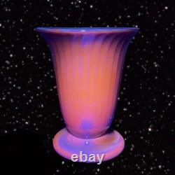 Vase en verre d'art orangé iridescent signé Lundberg Studios 1996 - Luminescence UV orange - VTG