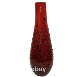 Vase en verre d'art rouge et noir vintage lourd de 15 pouces de hauteur en verre éclaboussé soufflé à la main lisse