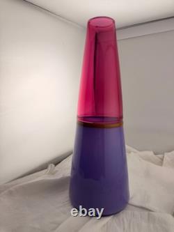 Vase en verre d'art signé Michael Jaross 1995 en verre soufflé rose violet MCM