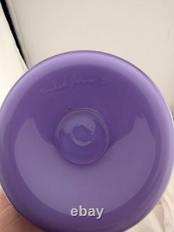 Vase en verre d'art signé Michael Jaross 1995 en verre soufflé rose violet MCM