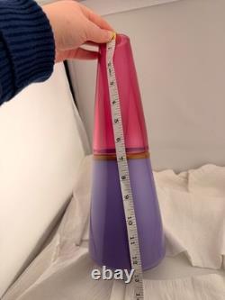Vase en verre d'art signé Michael Jaross 1995 en verre soufflé rose violet MCM