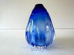 Vase en verre d'art signé, forme organique bleue, fabriqué à la main, 3x4