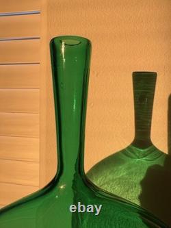 Vase en verre d’art soufflé à la main Joe Cariati Studio, bouteille plate verte, hauteur 12 pouces