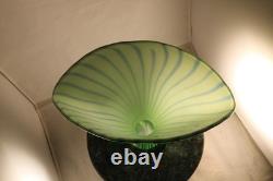 Vase en verre d’art soufflé à la main MCM oriental lourd de 12 pouces, vert, avec motif en canne tirée