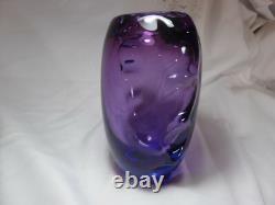 Vase en verre d'art tchèque vintage Chribska de Josef Hospodka avec des côtés striés violets intenses