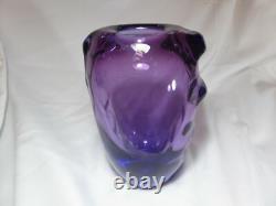 Vase en verre d'art tchèque vintage Chribska de Josef Hospodka avec des côtés striés violets intenses