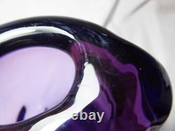 Vase en verre d'art tchèque vintage Chribska de Josef Hospodka avec des côtés striés violets intenses