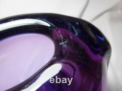 Vase en verre d'art tchèque vintage Chribska de Josef Hospodka avec des côtés striés violets intenses