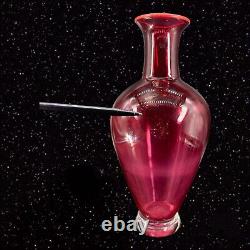 Vase en verre d'art vintage S Stang 1996 rouge haut grand en verre luminescent au manganèse vert UV