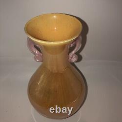 Vase en verre d'art vintage de 9 pouces orange et rose à lustre irisé