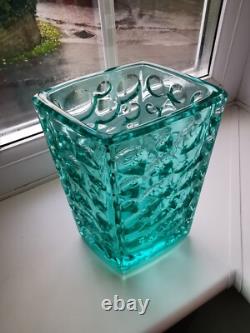 Vase en verre d'art vintage en forme de rhomboïde vert de Rosice, République tchèque, par Jiri Brabec, motif 5122