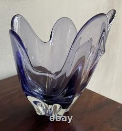 Vase en verre d'art vintage japonais Iwatsu Hineri violet avec motif de mouchoir