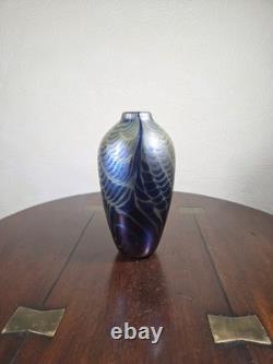 Vase en verre d’artiste signé, studio irisé vintage des années 1980, 18,6 cm
