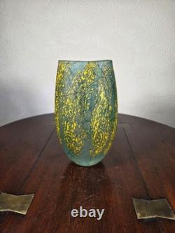 Vase en verre d’atelier britannique signé Peter Layton