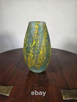 Vase en verre d’atelier britannique signé Peter Layton