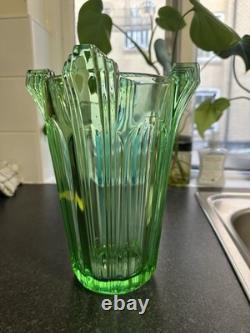 Vase en verre d'uranium lourd absolument éblouissant, brille magnifiquement, art déco UV