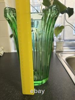 Vase en verre d'uranium lourd absolument éblouissant, brille magnifiquement, art déco UV