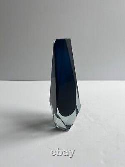 Vase en verre de Murano bleu 20 x 8 cm