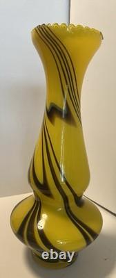 Vase en verre de Murano marbré jaune et marron. Fabriqué par Carlo Moretti