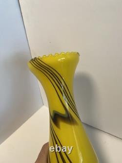 Vase en verre de Murano marbré jaune et marron. Fabriqué par Carlo Moretti
