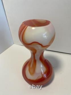 Vase en verre de Murano marbré rouge et blanc. Fabriqué par Carlo Moretti.