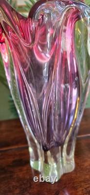 Vase en verre de style Murano vintage du milieu du siècle, lourd, de superbe qualité, décoratif
