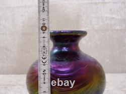 Vase en verre design Art Nouveau vintage en lustre irisé fait à la main