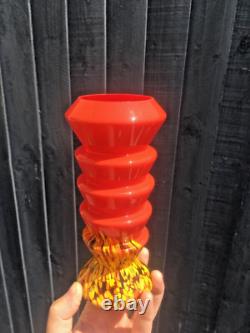 Vase en verre éclaboussé stratifié à étages de Kralik Ernst Steinwald, Art Déco, rouge tango