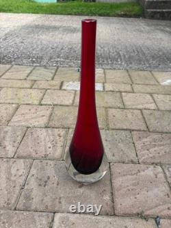 Vase en verre facetté en forme de goutte d'eau rouge et transparent Sommerso Formia Murano signé