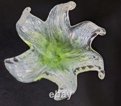 Vase en verre floriforme Kralik Art Nouveau antique. Soufflé libre des années 1900.