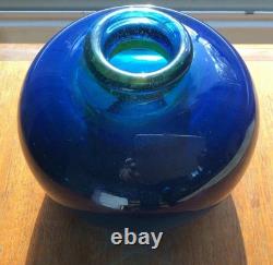 Vase en verre globe Mdina bleu cobalt précoce