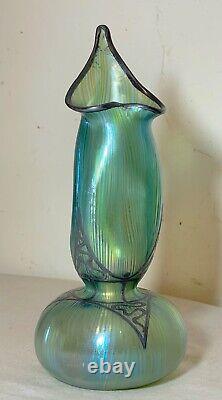 Vase en verre irisé Bohemian Loetz en argent sterling antique avec superposition de style Art Nouveau