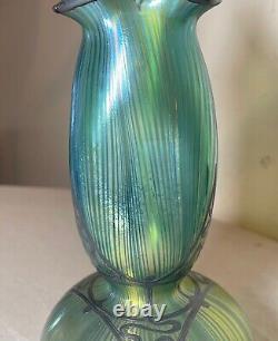 Vase en verre irisé Bohemian Loetz en argent sterling antique avec superposition de style Art Nouveau
