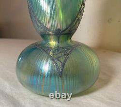 Vase en verre irisé Bohemian Loetz en argent sterling antique avec superposition de style Art Nouveau
