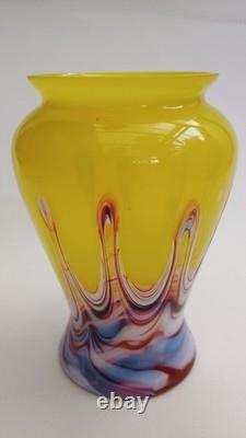 Vase en verre jaune à plumes tirées Art déco Rindskopf, vers 1930, verre d’art bohémien