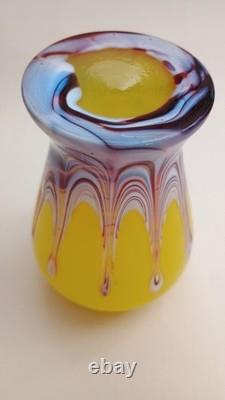 Vase en verre jaune à plumes tirées Art déco Rindskopf, vers 1930, verre d’art bohémien