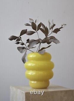 Vase en verre jaune moderniste Vintage Ikea Anne Nilsson 9 encastré avec cerceau en ruche