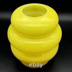 Vase en verre jaune moderniste Vintage Ikea Anne Nilsson 9 encastré avec cerceau en ruche