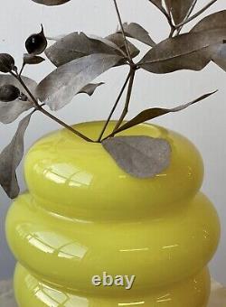 Vase en verre jaune moderniste Vintage Ikea Anne Nilsson 9 encastré avec cerceau en ruche